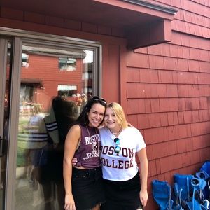 Meet your Posher, Caitlin